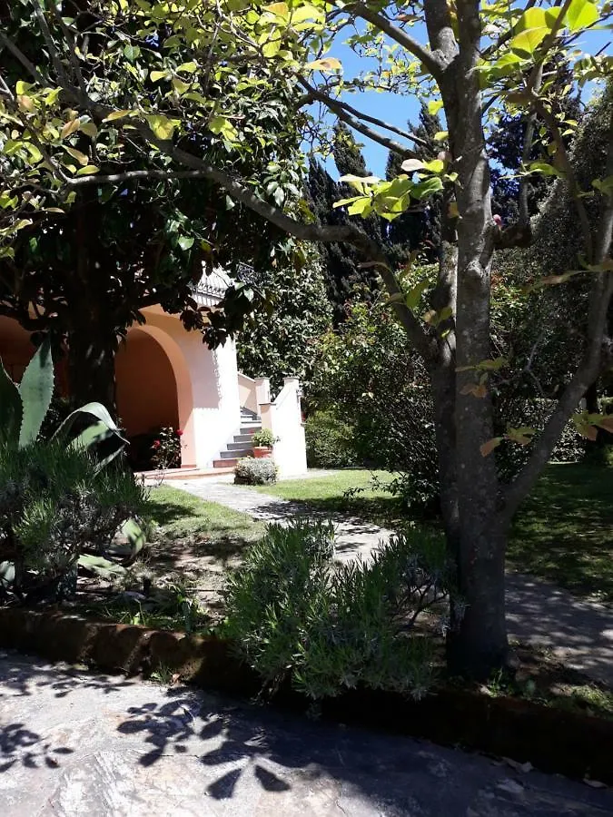 Villa Emma I Lecci Quiesa 0*,  Italy